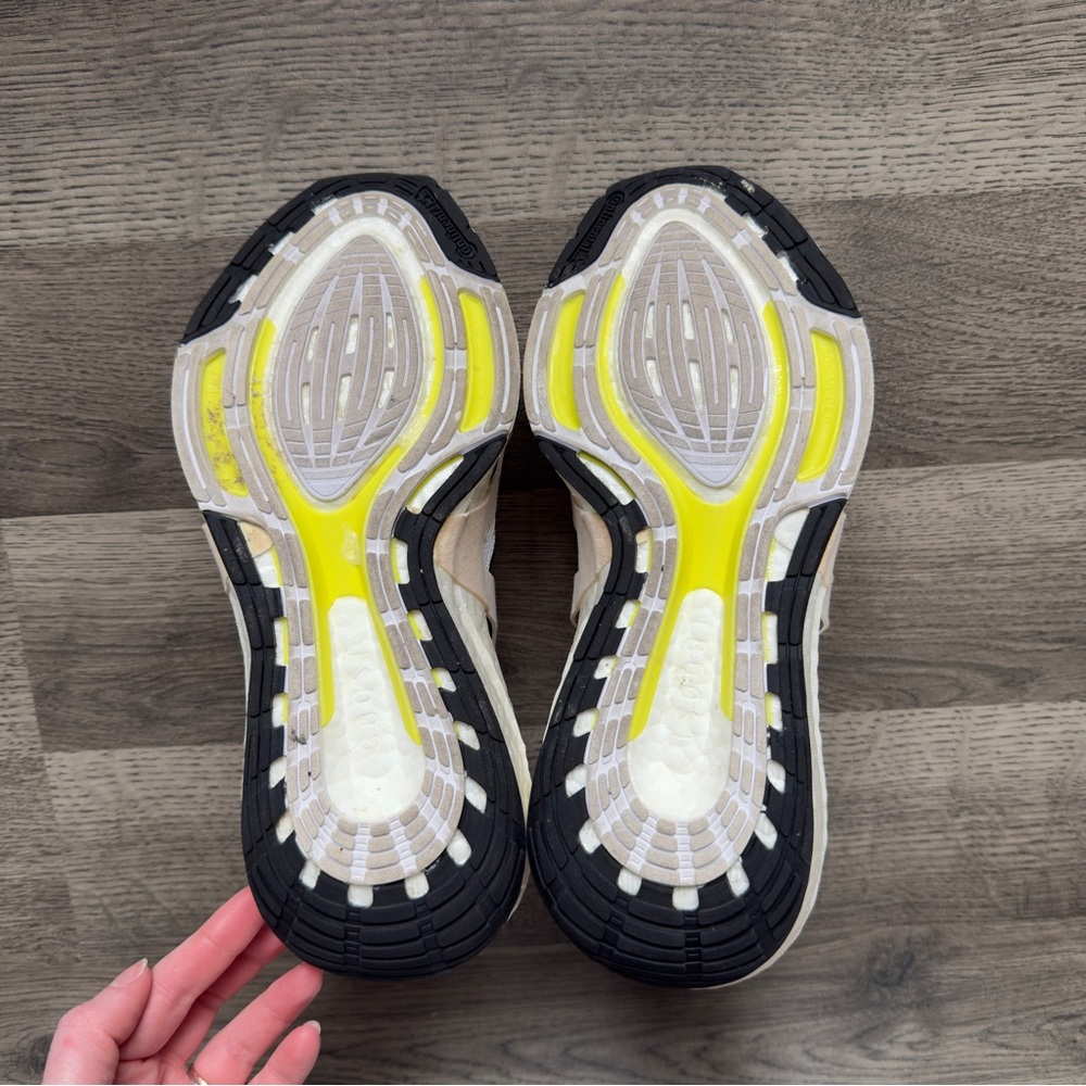 Adidas x Stella McCartney Black, Cream & Red Ultraboost 21 - Picture 6 of 6